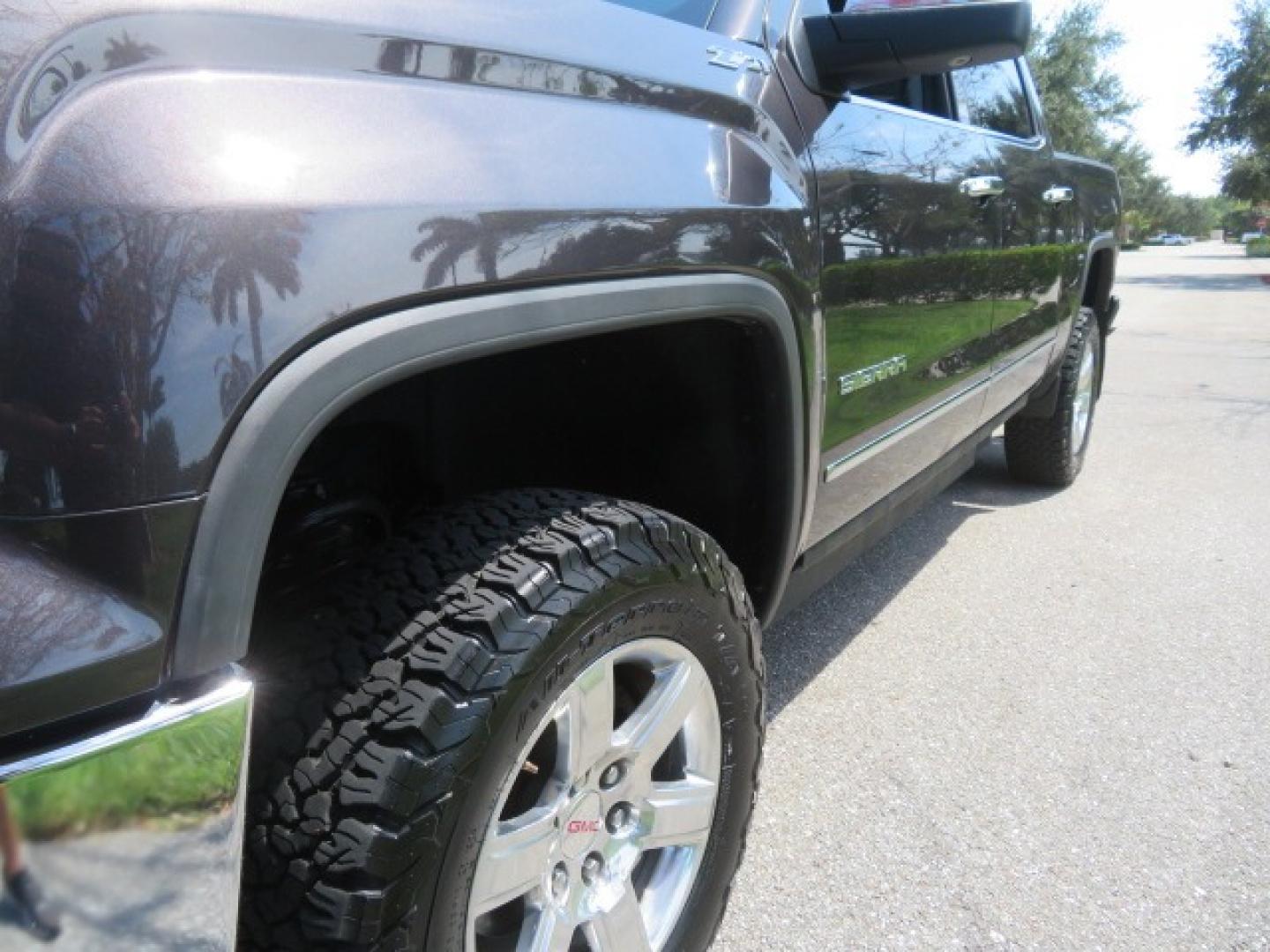 2014 /Black GMC Sierra 1500 SLT Crew Cab 2WD (3GTP1VEC2EG) with an 5.3L V8 OHV 16V engine, 6-Speed Automatic transmission, located at 4301 Oak Circle #19, Boca Raton, FL, 33431, (954) 561-2499, 26.388861, -80.084038 - Photo#29